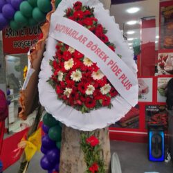 Kırmız Beyaz Çelenk